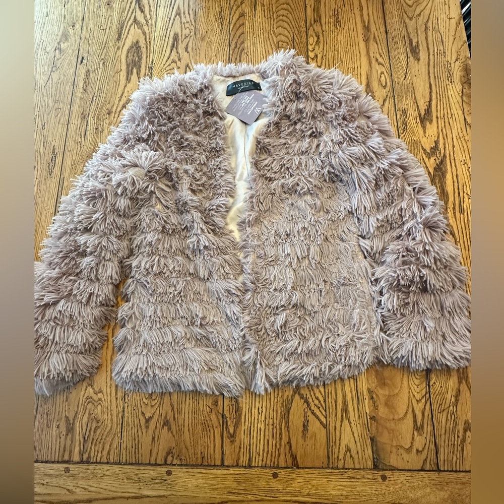 Maverick collection shaggy cropped jacket sz L